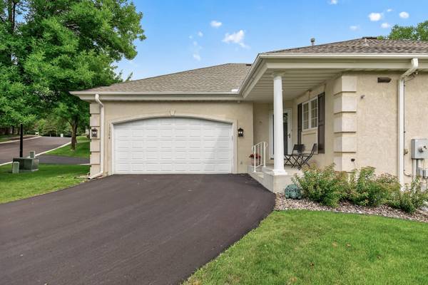 13364 Hummingbird DR, Apple Valley, MN 55124