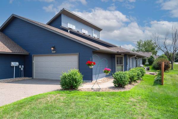 2316 Sacia LN, Hudson, WI 54016