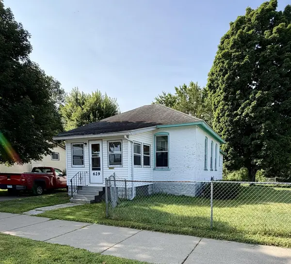 629 E Mark ST, Winona, MN 55987