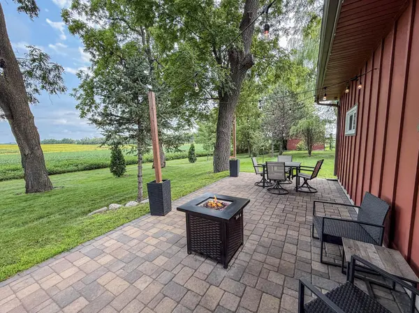 1301 N 9th ST, Olivia, MN 56277