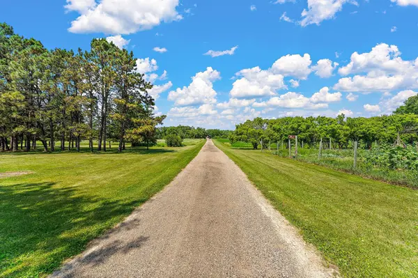 29270 Doyle TRL, Randolph, MN 55065