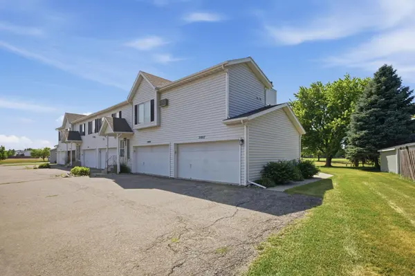2807 32nd ST S, Moorhead, MN 56560