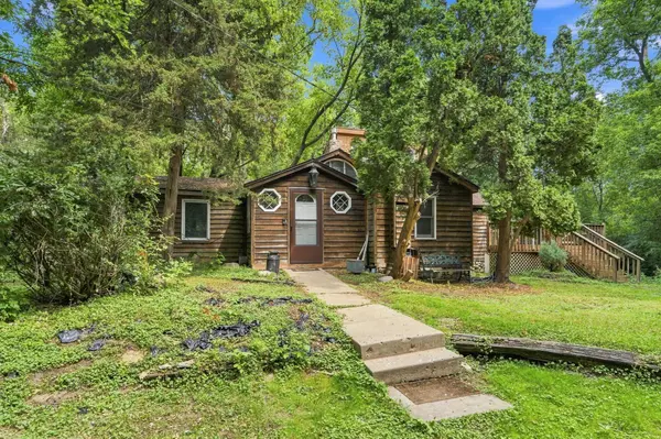 15320 Highwood DR, Minnetonka, MN 55345