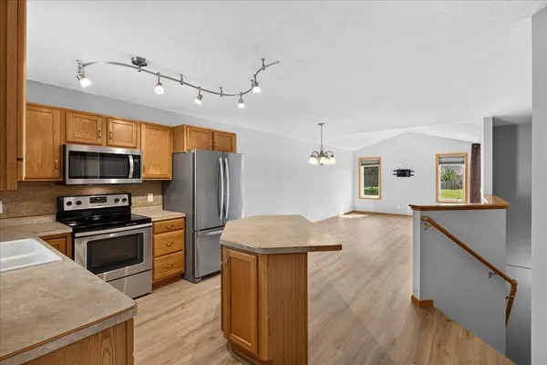 10509 64th LN NE, Albertville, MN 55301