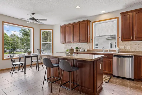 17461 Haralson DR, Eden Prairie, MN 55347