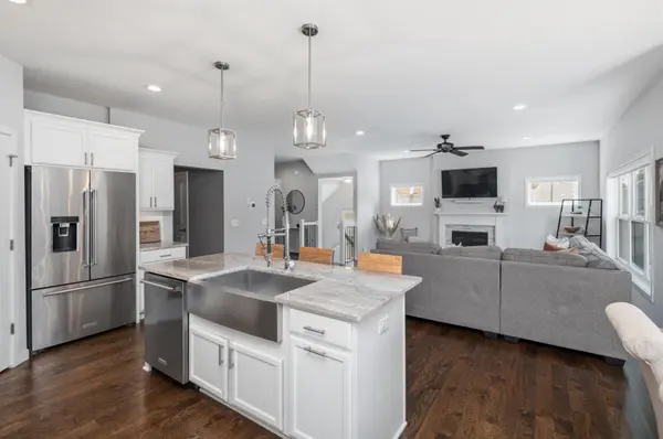 2625 Medicine Ridge RD, Plymouth, MN 55441