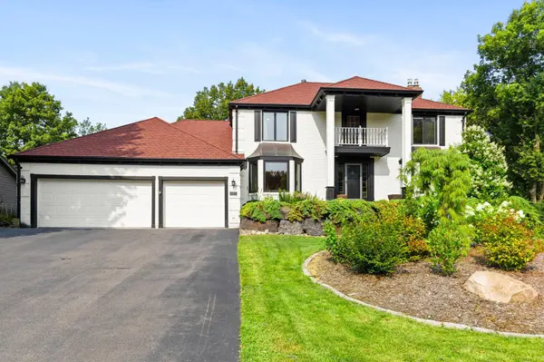 9348 Olympia DR, Eden Prairie, MN 55347