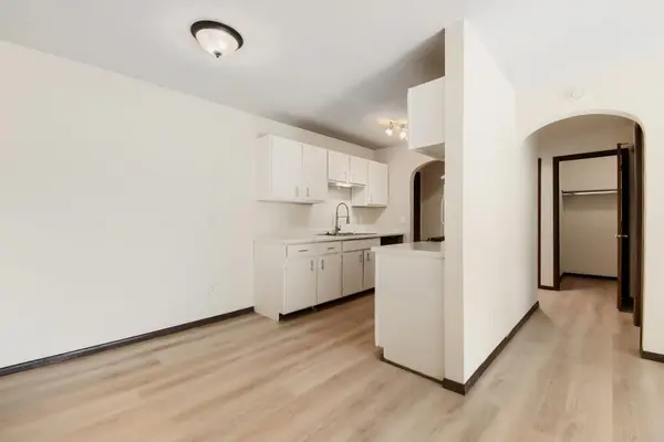 7350 York AVE S #204, Edina, MN 55435