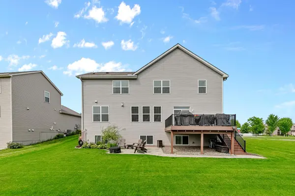 14187 Oneka Pkwy N, Hugo, MN 55038
