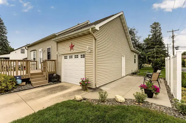 113 1st ST SW, Dodge Center, MN 55927