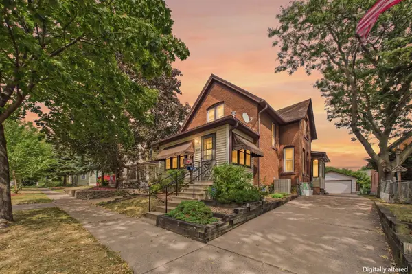 992 Matilda ST, Saint Paul, MN 55117