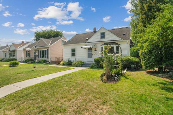 2030 Magoffin AVE, Saint Paul, MN 55116
