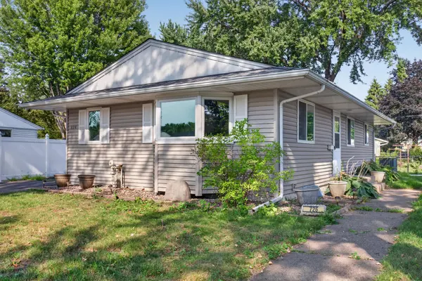 726 22nd AVE N, South Saint Paul, MN 55075