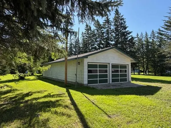606 9th AVE SE, Roseau, MN 56751