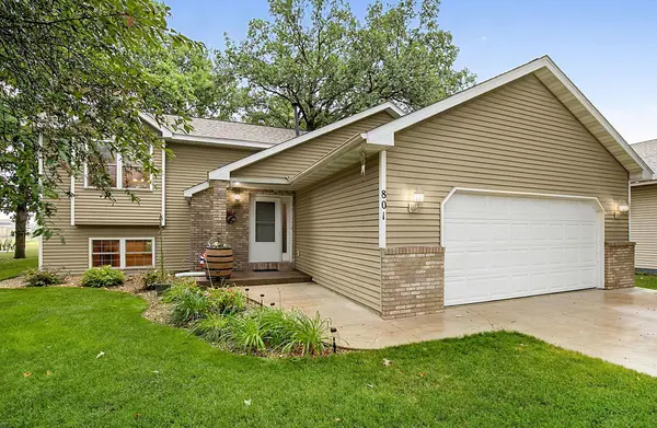 801 Sunwood Park DR, Waite Park, MN 56387