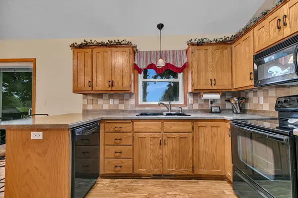 801 Sunwood Park DR, Waite Park, MN 56387