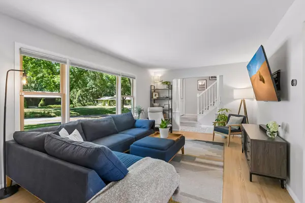4147 Hull RD, Minnetonka, MN 55305