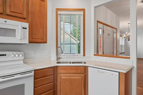 10986 Thone RD, Woodbury, MN 55129