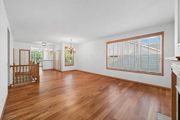 10986 Thone RD, Woodbury, MN 55129