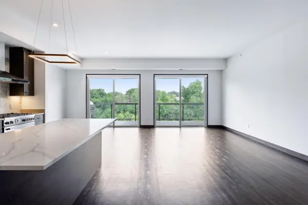 253 Lake ST E #307, Wayzata, MN 55391