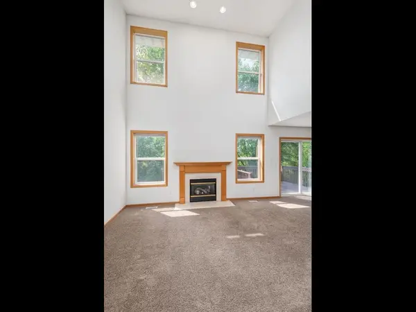 9004 Marsh Run ST, Rockford, MN 55373