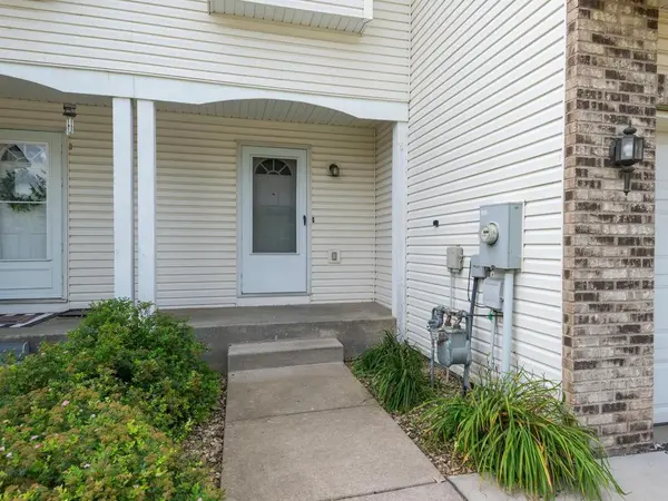 9004 Marsh Run ST, Rockford, MN 55373