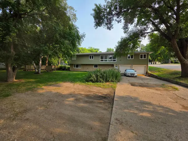 401 1st AVE SE, Pelican Rapids, MN 56572
