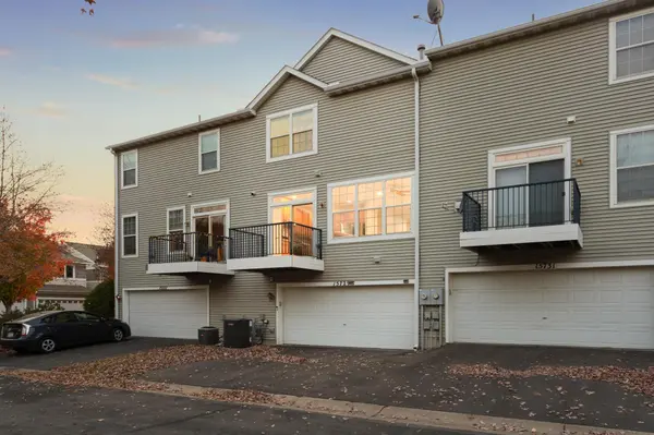 15729 Porchlight LN, Eden Prairie, MN 55347