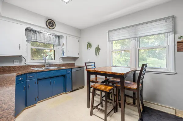 704 E School ST, Owatonna, MN 55060