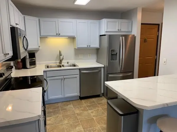 880 Lyn WAY #204, Hastings, MN 55033