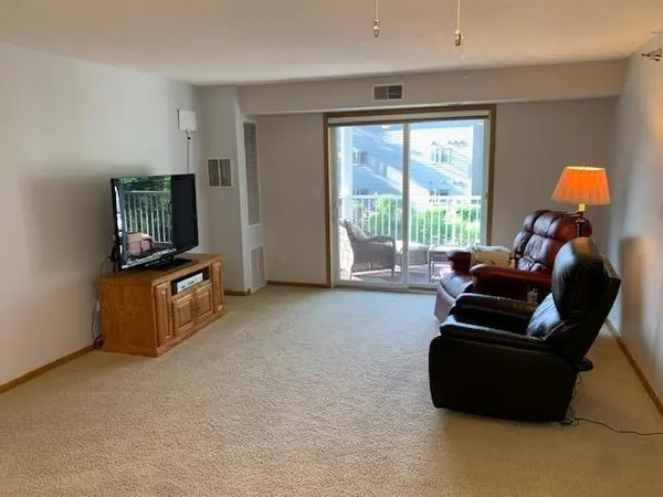 880 Lyn WAY #204, Hastings, MN 55033