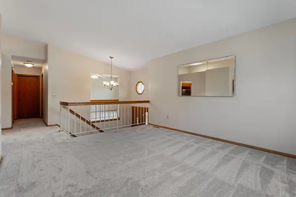 3388 Juliet DR, Woodbury, MN 55125