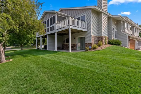 3388 Juliet DR, Woodbury, MN 55125