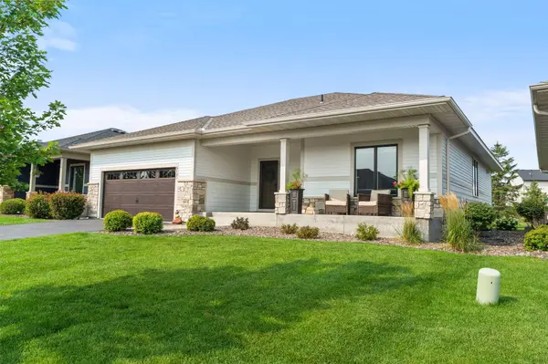 5190 Sundial LN, Woodbury, MN 55129