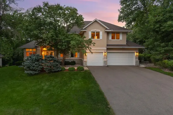 7602 S Bay CIR, Bloomington, MN 55438