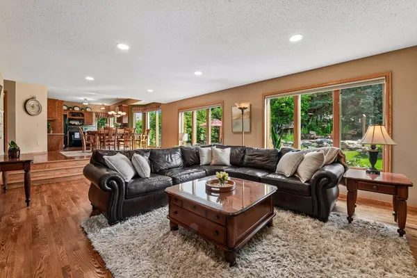 1965 Wenz AVE, Chaska, MN 55318