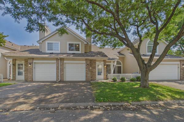 1744 Maple CT, Falcon Heights, MN 55113