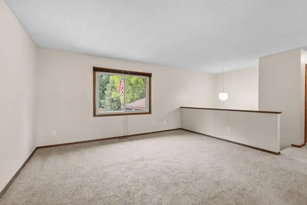 865 104th AVE NW, Coon Rapids, MN 55433