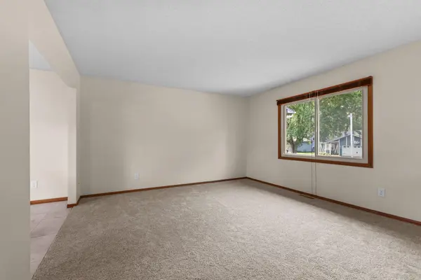 865 104th AVE NW, Coon Rapids, MN 55433