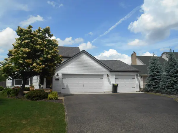 4013 Stonebridge DR S, Eagan, MN 55123