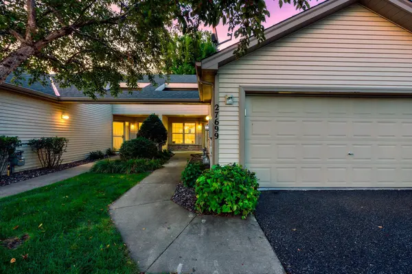 27699 Woodland DR, Chisago City, MN 55013
