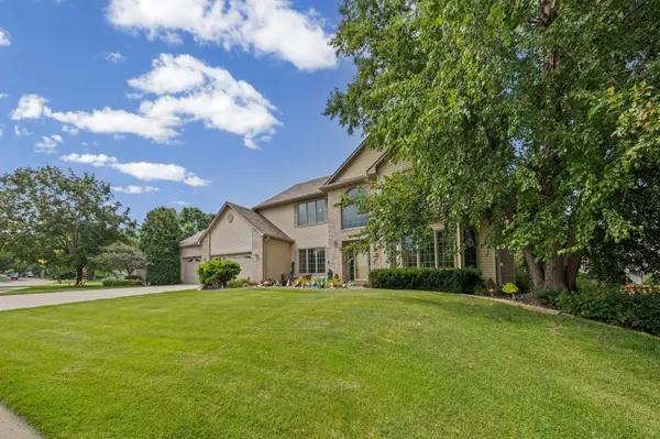 12101 Jasper LN, Eden Prairie, MN 55347