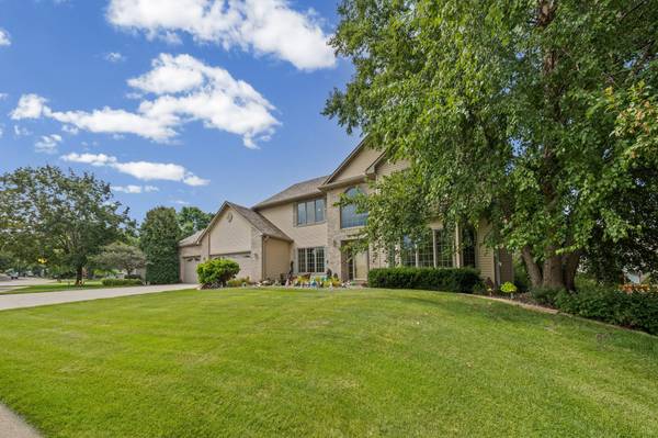 12101 Jasper LN, Eden Prairie, MN 55347
