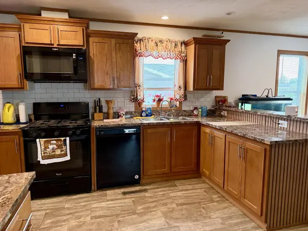 2020 Peregrine PL NW, Stewartville, MN 55976