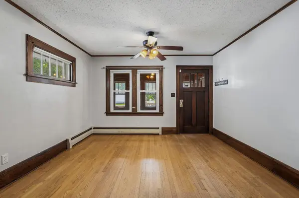 1006 Earl ST, Saint Paul, MN 55106