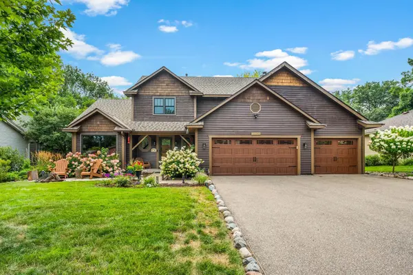 12155 Gantry LN, Apple Valley, MN 55124