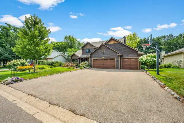 12155 Gantry LN, Apple Valley, MN 55124