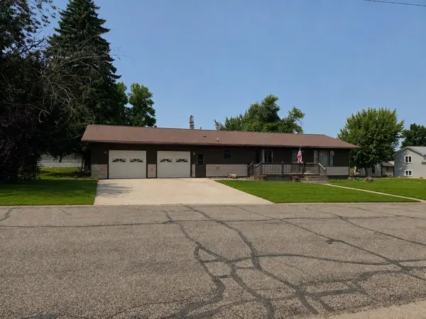 121 & 407 4th & 2nd Street AVE, Milnor, ND 58060