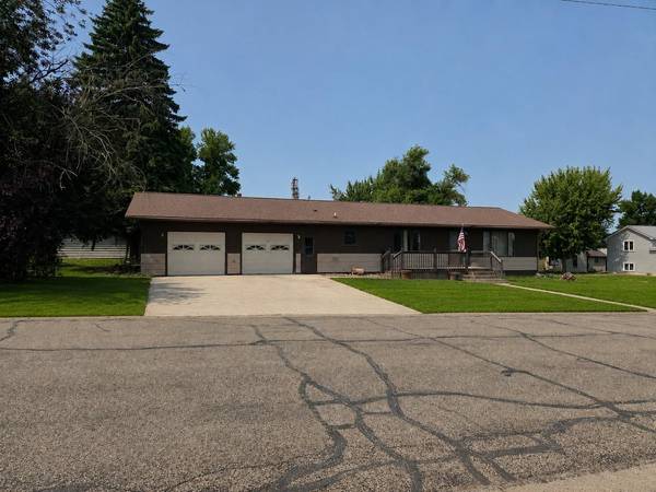 121 & 407 4th & 2nd Street AVE, Milnor, ND 58060