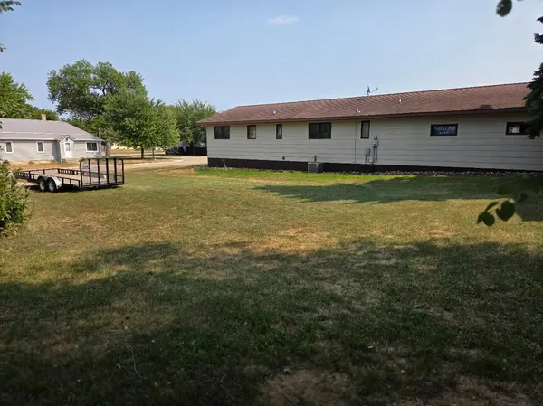 121 & 407 4th & 2nd Street AVE, Milnor, ND 58060